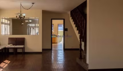 Casa no Planalto Paulista | Venda | 3 Quartos | 1 Suíte | 4 Vagas