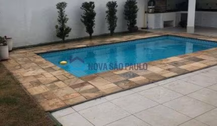 Sobrado com 3 suítes no Jardim da Saúde.