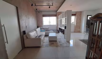 Apartamento em andar alto, com suíte com closet no Jardim da Saúde.