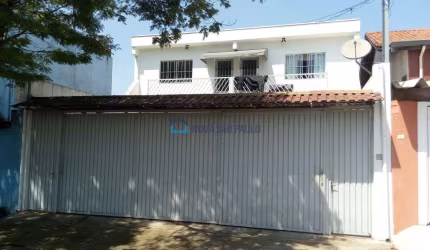 Sobrado  com 4 casas no terreno no Sacomã.