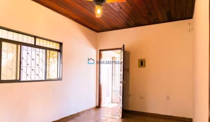 Ampla casa disponível para venda na região do Ipiranga!