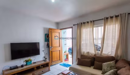 Excelente casa de vila disponível para venda na região da Cursino