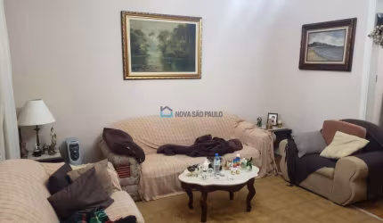 Casa à venda em Mirandópolis com 3 quartos e 2 vagas de garagem.