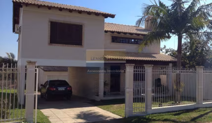 Casa 3 dormitórios à venda no Bairro Passo do Fiuza com 240 m² de área privativa - 4 vagas de garagem