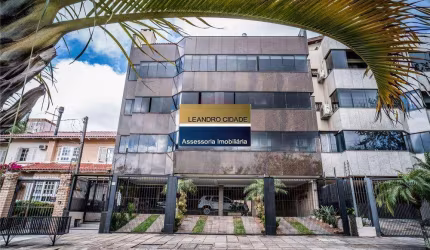 Cobertura 3 dormitórios à venda no Bairro Jardim Planalto com 266 m² de área privativa - 3 vagas de garagem