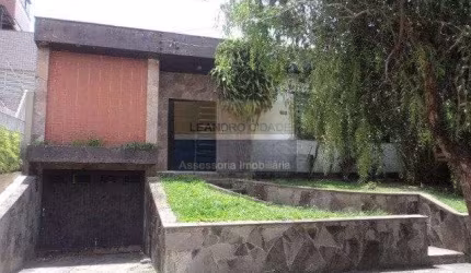 Terreno à venda no Bairro Vila Ipiranga com 200 m² de área privativa