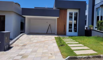 Casa de condomínio 3 dormitórios à venda no Bairro Condomínio Buena Vista com 226 m² de área privativa - 2 vagas de garagem