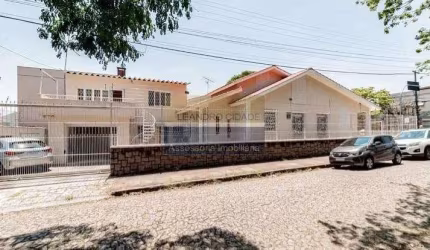 Casa 3 dormitórios à venda no Bairro Vila Ipiranga com 173 m² de área privativa - 2 vagas de garagem