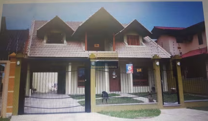 Casa 3 dormitórios à venda no Bairro Rubem Berta com 306 m² de área privativa