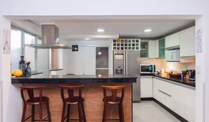Apartamento 2 dormitórios à venda no Bairro Petrópolis com 81 m² de área privativa - 1 vaga de garagem