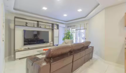 Casa 3 dormitórios à venda no Bairro Jardim Itú com 252 m² de área privativa - 2 vagas de garagem