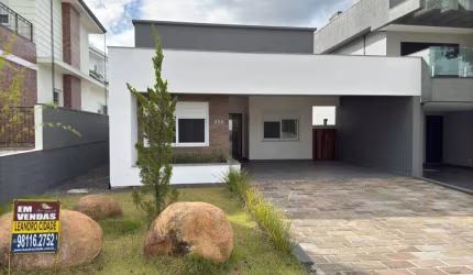 Casa de condomínio 3 dormitórios à venda no Bairro Condomínio Buena Vista com 170 m² de área privativa - 2 vagas de garagem