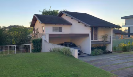Casa de condomínio 3 dormitórios à venda no Bairro Condomínio Buena Vista com 198 m² de área privativa - 2 vagas de garagem