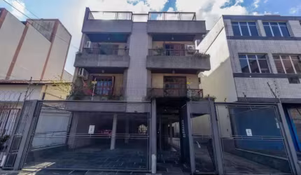Cobertura 3 dormitórios à venda no Bairro Passo da Areia com 233 m² de área privativa - 3 vagas de garagem