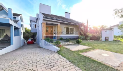Casa de condomínio 3 dormitórios à venda no Bairro Condomínio Buena Vista com 205 m² de área privativa - 3 vagas de garagem
