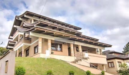 Casa de condomínio 4 dormitórios à venda no Bairro Condomínio Condado de Castella com 666 m² de área privativa - 8 vagas de garagem