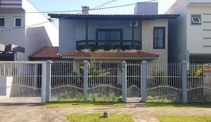 Casa 3 dormitórios à venda no Bairro Sarandi com 194 m² de área privativa - 4 vagas de garagem