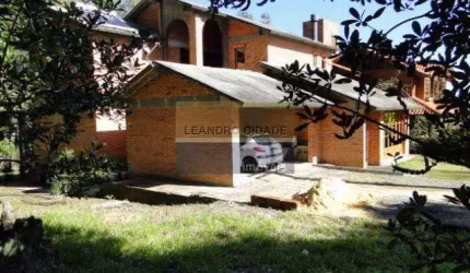 Casa de condomínio 3 dormitórios à venda no Bairro Condomínio Condado de Castella com 480 m² de área privativa - 2 vagas de garagem