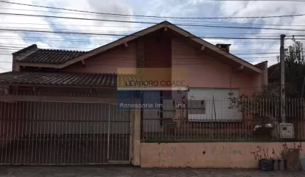 Casa 3 dormitórios à venda no Bairro Santa Isabel com 159 m² de área privativa - 4 vagas de garagem