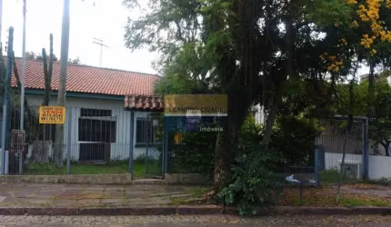Casa 3 dormitórios à venda no Bairro São Sebastião com 177 m² de área privativa - 5 vagas de garagem