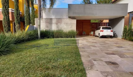 Casa de condomínio 3 dormitórios à venda no Bairro Condomínio Buena Vista com 212 m² de área privativa - 2 vagas de garagem