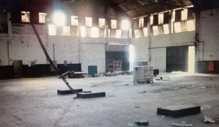 Galpão, 1900 m² - venda por R$ 4.700,00 ou aluguel por R$ 22.585,62/mês - Alves Dias - São Bernardo do Campo/SP