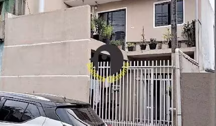 Sobrado de 120m² com 3 quartos e 2 banheiros à venda no bairro Sitio Cercado. NÃ
