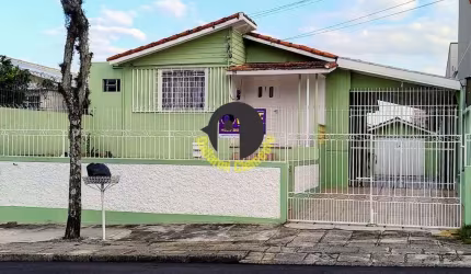 Terreno de 418m² à venda no Novo Mundo, Curitiba, próximo ao Hospital do Trabalh