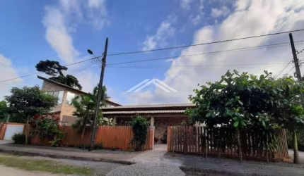 Casa com 5 dormitórios à venda, 238 m² por R$ 850.000,00 - Princesa do Mar - Itapoá/SC