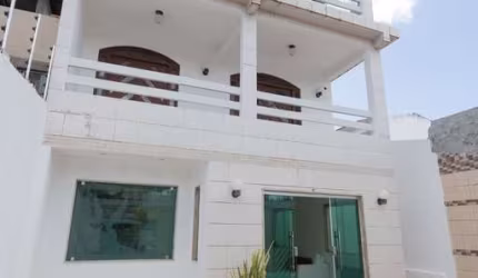 Casa Triplex Com 3 Quartos Sendo 1 Suíte