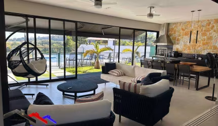 Casa à venda em Boituva no condomínio Portal dos Lagos.