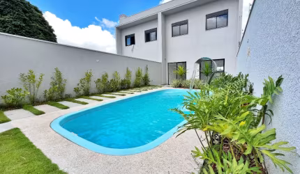 Sobrado com piscina a venda no Bairro Bom Jesus em São Jose dos Pinhais