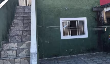 Terreno com 3 casas na Freguesia do ó
