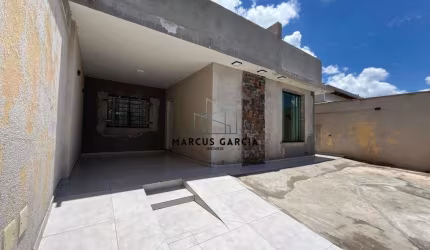 Casa à venda no bairro Shangri-La - Londrina/PR