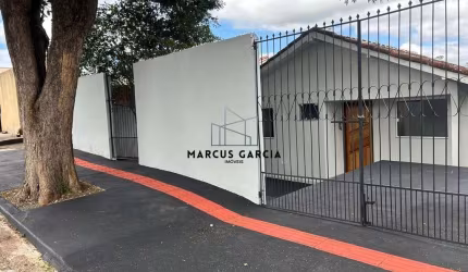 Casa à venda no bairro Ernani Moura Lima - Londrina/PR