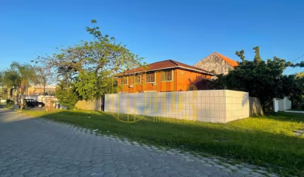 Sobrado com 5 quartos no Centro de Guaratuba