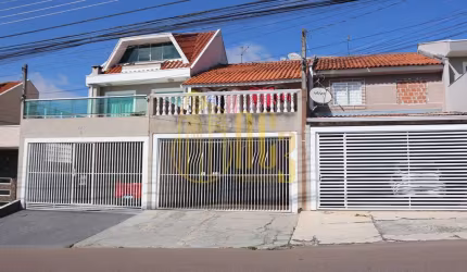 Sobrado em Xaxim  -  Curitiba