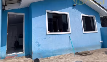 Casa em Sítio Cercado  -  Curitiba