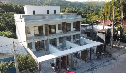 Casa no Condomínio em Bombas  -  Bombinhas