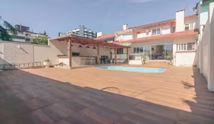 CASA 3D no bairro Jardim Itu Sabará em Porto Alegre