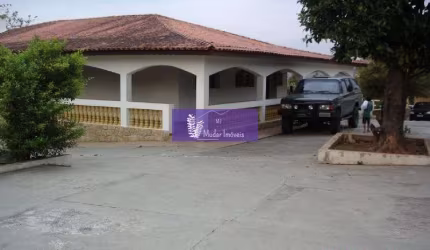 Encantadora Chácara à Venda - Refúgio de Luxo e Conforto