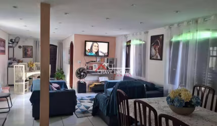 Sobrado com 3 dormitórios à venda, 182 m² por R$ 840.000,00 - Aparecida - Santos/SP
