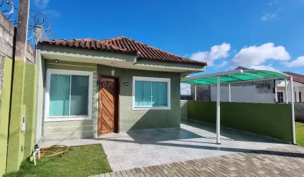 Maravilhosa casa em condomínio na Fazenda Rio Grande
