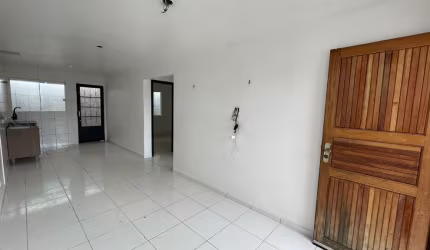 Casa com ar-condicionado e 2 quartos e quintal e ar condicionado
