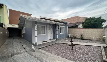Casa 2 Dormitórios