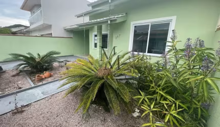 Casa 2 Dormitorios com Suite