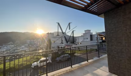 Casa Alto Padrão 3 Dormitórios com Suite