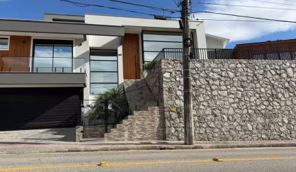 Deslumbrante Casa de Alto Padrão no Pedra Branca
