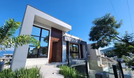 Casa à venda no bairro Pedra Branca - Palhoça/SC