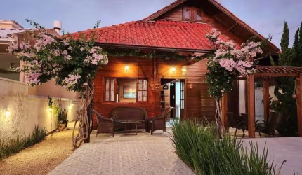 Casa à venda no bairro Balneário Ponta do Papagaio (Ens Brito) - Palhoça/SC